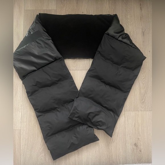 RAINS quilted Puffer Scarf - Picture 8 of 9